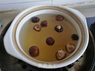 海参香菇小米粥的做法步骤：3