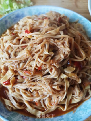 酱香豆皮金针菇的做法步骤：6