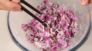 香煎槐花饼的做法步骤：4