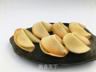幸运签语饼，每掰开一个签语饼，都会带给心仪的人一份惊喜。的做法步骤：15