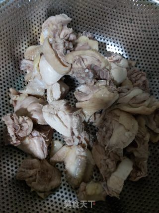 土豆烧鸡的做法步骤：2