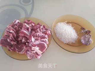 粉蒸牛肉的做法步骤：1