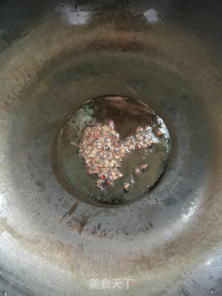 爆炒酸辣黑金刚土豆丝的做法步骤：4