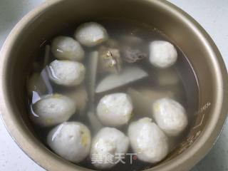鱼丸笋片鸡汤的做法步骤：6