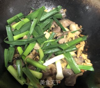 炒鸡杂的做法步骤：4