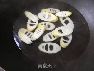 春笋鸭舌的做法步骤：3