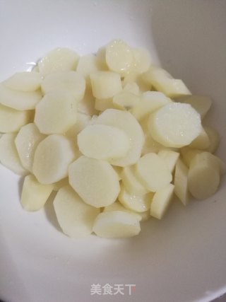 黄金山药条的做法步骤：1
