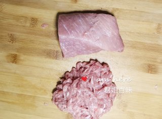 五香肉卷的做法步骤：1