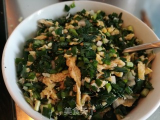 韭菜鸡蛋虾皮饺子的做法步骤：4