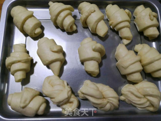 牛角包的做法步骤：6