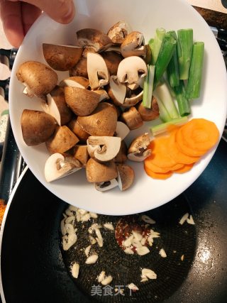 蚝油蘑菇鱼块的做法步骤：7