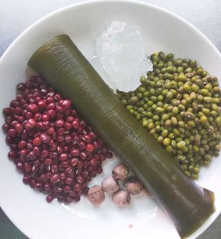 红豆绿豆海带汤的做法步骤：1
