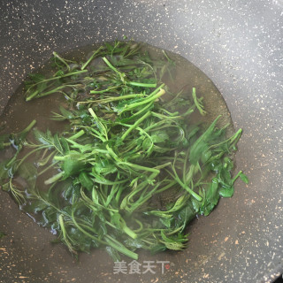 卤鸡腿拌香椿的做法步骤：3