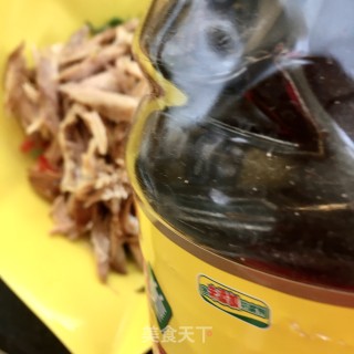 卤鸡腿拌香椿的做法步骤：12