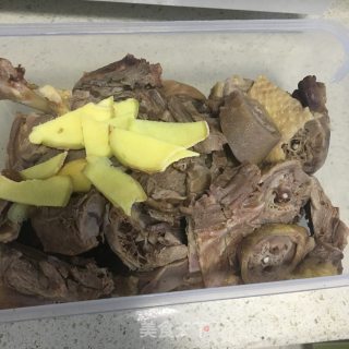 红烧老鸭的做法步骤：1