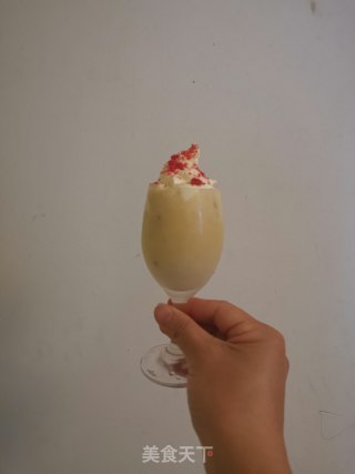 香蕉凤梨奶盖的做法步骤：6