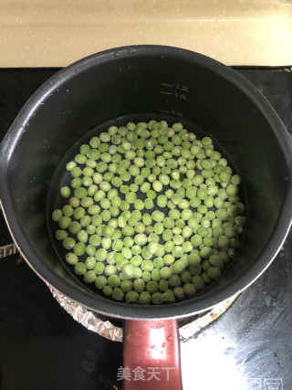 彩色虾仁的做法步骤：1