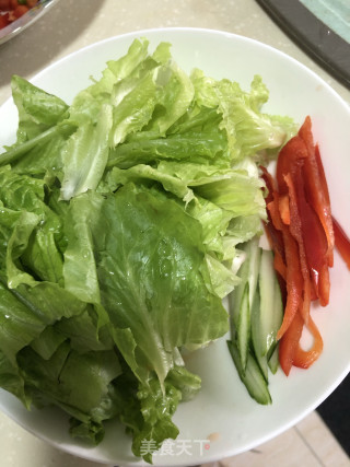 蚝油红椒生菜的做法步骤：1