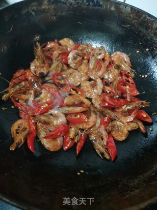 大葱烧烤虾干的做法步骤：7