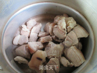 豆腐干烧蹄髈肉的做法步骤：3