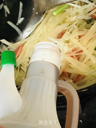 家常土豆丝炒火腿肠的做法步骤：5