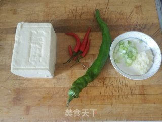 鱼香豆腐的做法步骤：1
