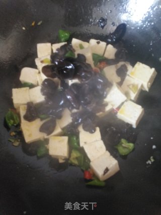 鱼香豆腐的做法步骤：17