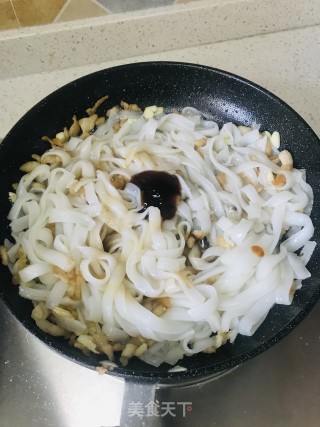 炒河粉的做法步骤：6