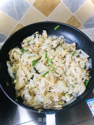 炒河粉的做法步骤：8