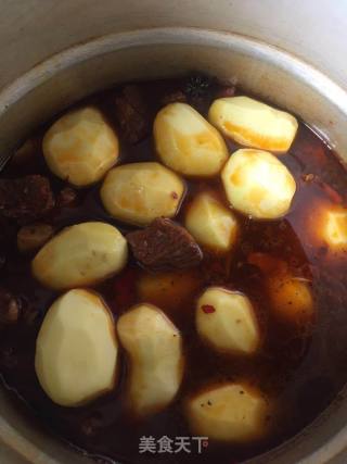 牛腩烧土豆的做法步骤：9