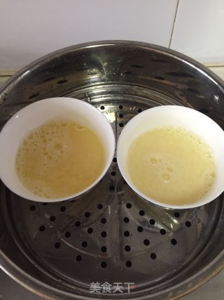 银鱼蒸蛋的做法步骤：1