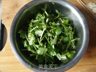 香菜鸡丝的做法步骤：2