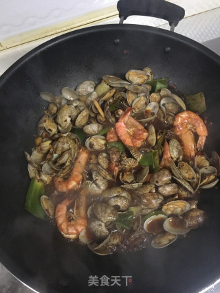 豆豉花蛤黑虎虾的做法步骤：8