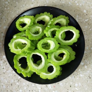 酿苦瓜的做法步骤：4