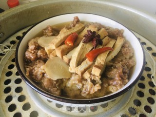 过油鸭蒸豆腐干的做法步骤：7