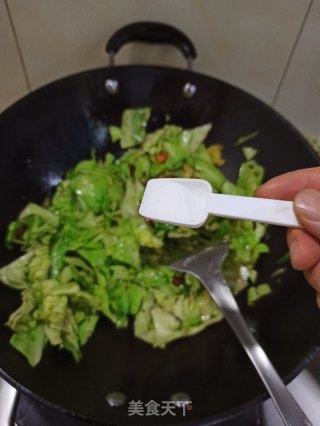 酸辣茴子白的做法步骤：6