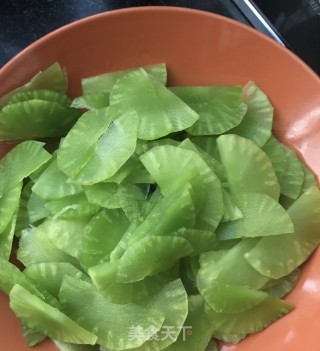 肉片炒莴笋片的做法步骤：2