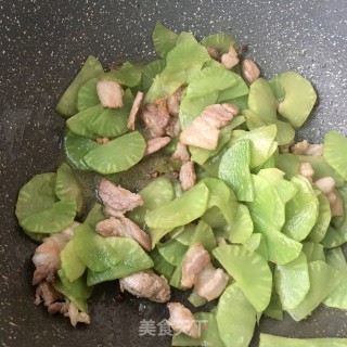 肉片炒莴笋片的做法步骤：10
