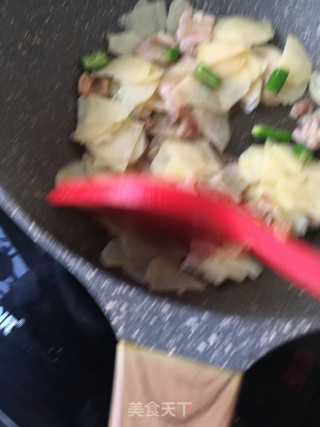 “酸辣美食”酸辣土豆片的做法步骤：12