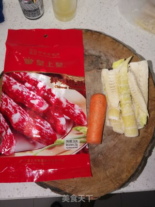 腊肠炒春笋的做法步骤：1