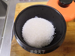 腊味煲仔饭的做法步骤：1