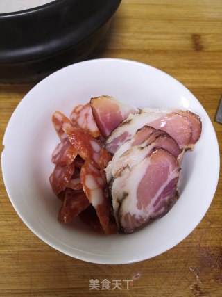 腊味煲仔饭的做法步骤：3