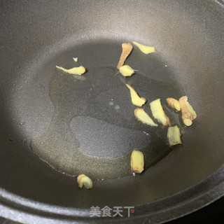 鸭肉菠萝煲的做法步骤：2
