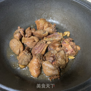 鸭肉菠萝煲的做法步骤：3