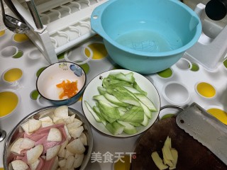 丝瓜浸粉丝煲的做法步骤：2
