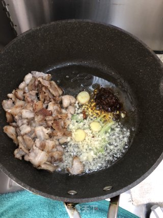 家常小炒肉的做法步骤：5