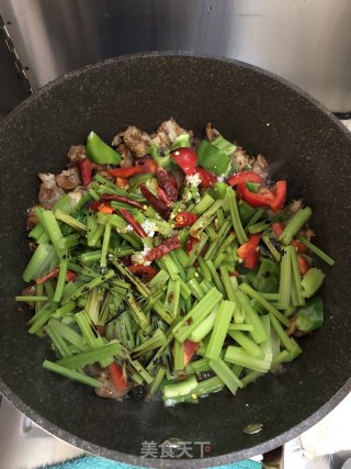 家常小炒肉的做法步骤：6