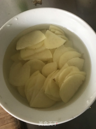 炝炒土豆片的做法步骤：2