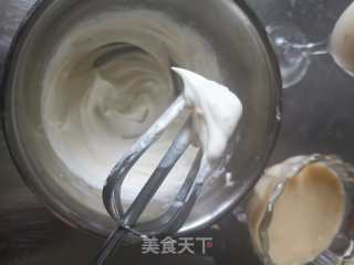 火龙果慕斯蛋糕的做法步骤：8