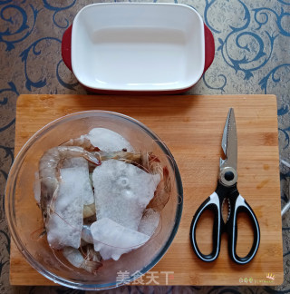 锡纸烤大虾 蒜香青虾 烤箱虾子 烤箱菜的做法步骤：1